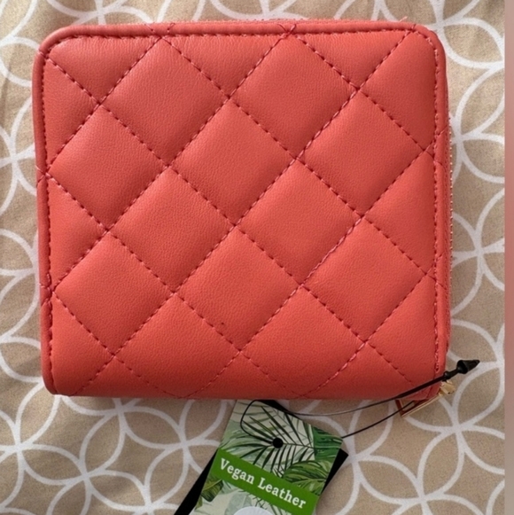 Badgley Mischka Coral Quilted Women's Coin Purse 4.5" x 4" Wallet - Picture 2 of 5